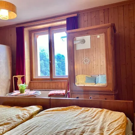 Chasa Sassalbo 住宿加早餐酒店 3*